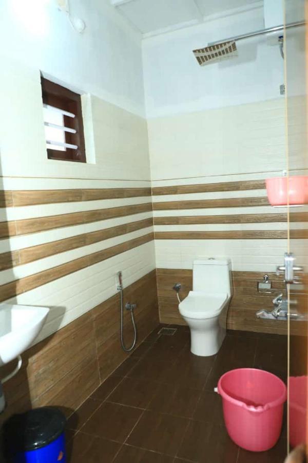 The Munroe Vibes Inn Mundrothuruth Экстерьер фото
