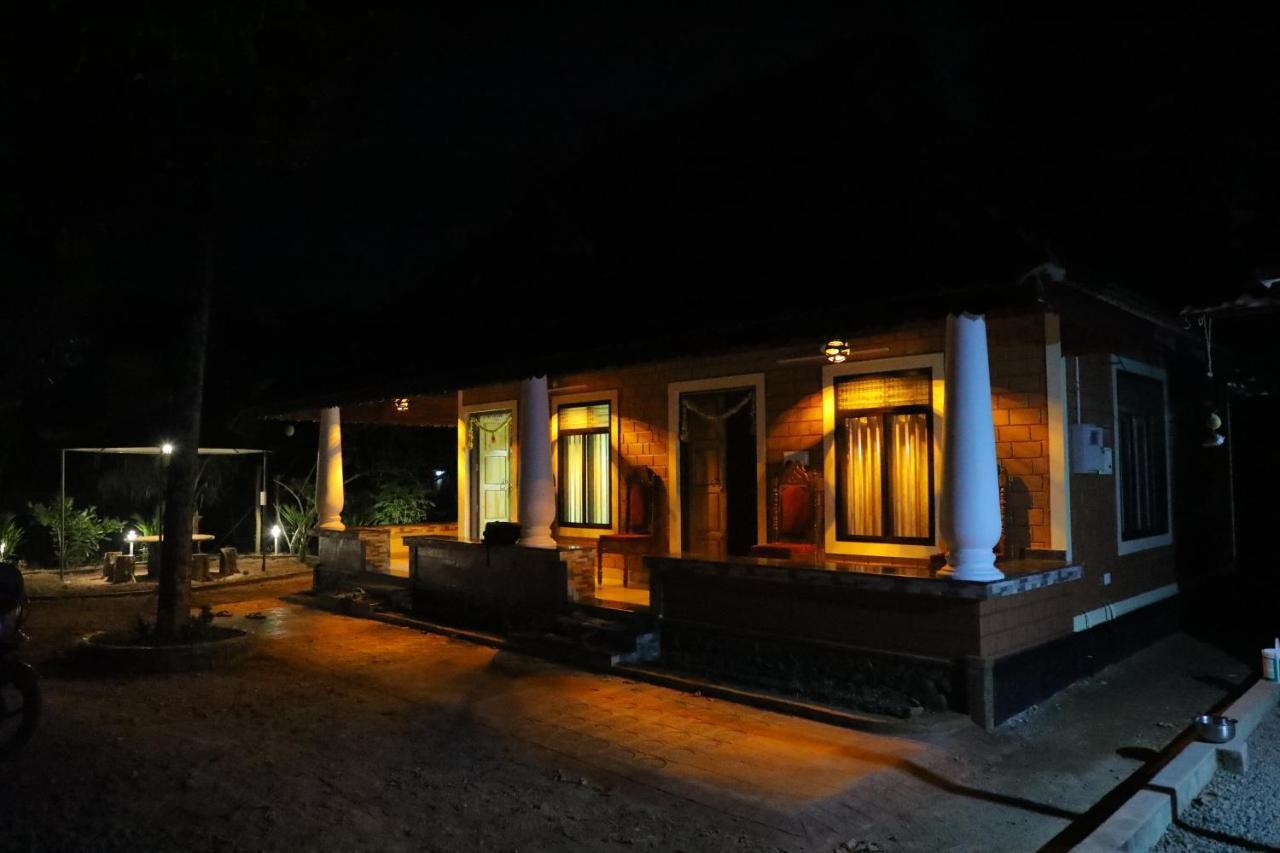 The Munroe Vibes Inn Mundrothuruth Экстерьер фото