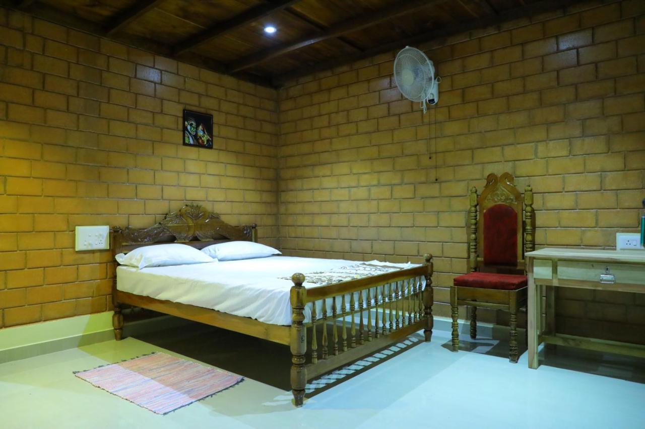 The Munroe Vibes Inn Mundrothuruth Экстерьер фото