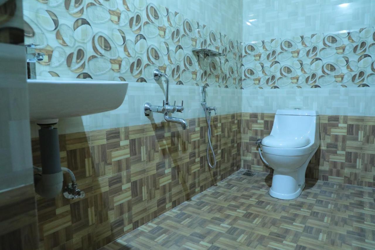The Munroe Vibes Inn Mundrothuruth Экстерьер фото