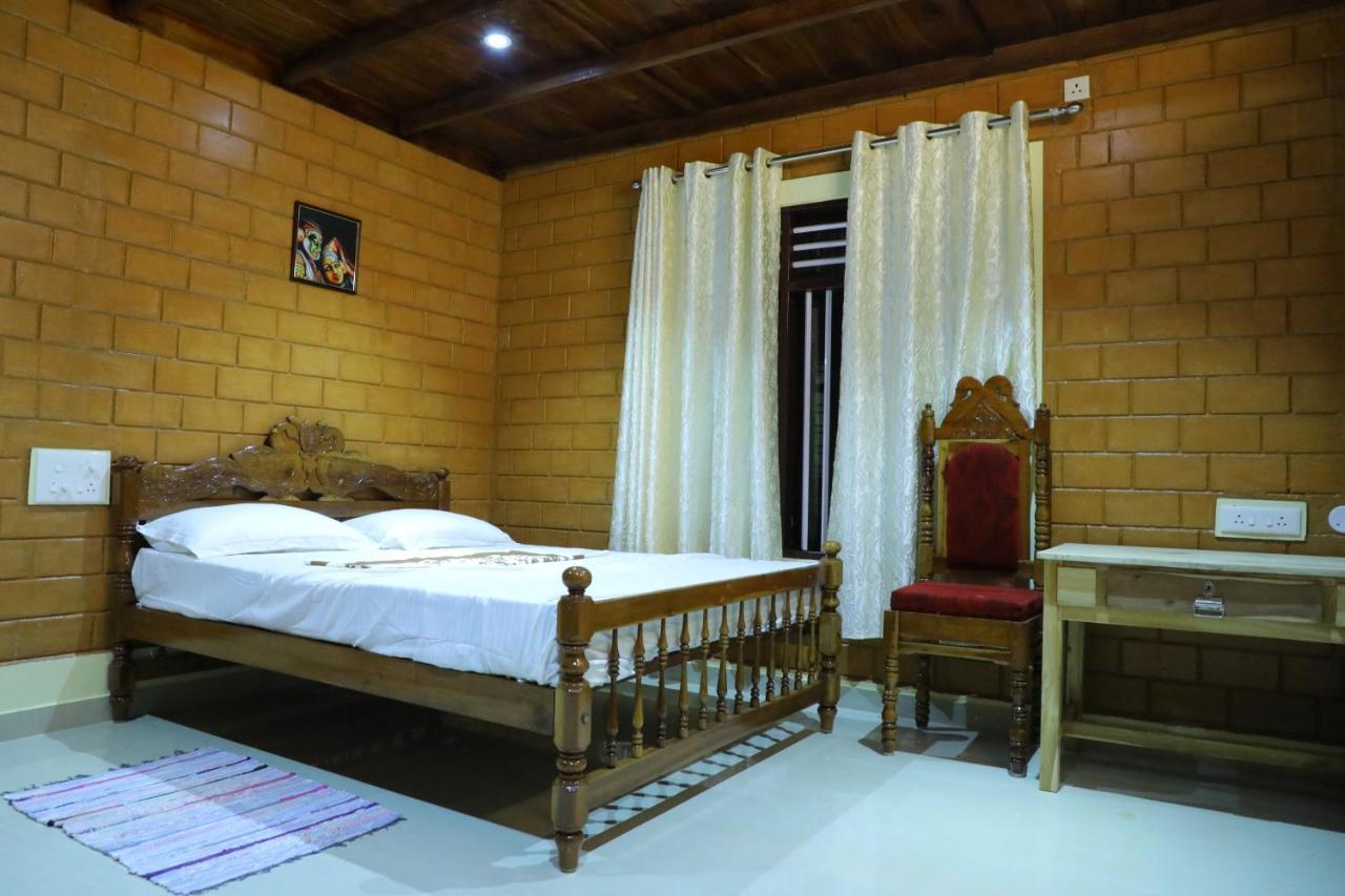 The Munroe Vibes Inn Mundrothuruth Экстерьер фото
