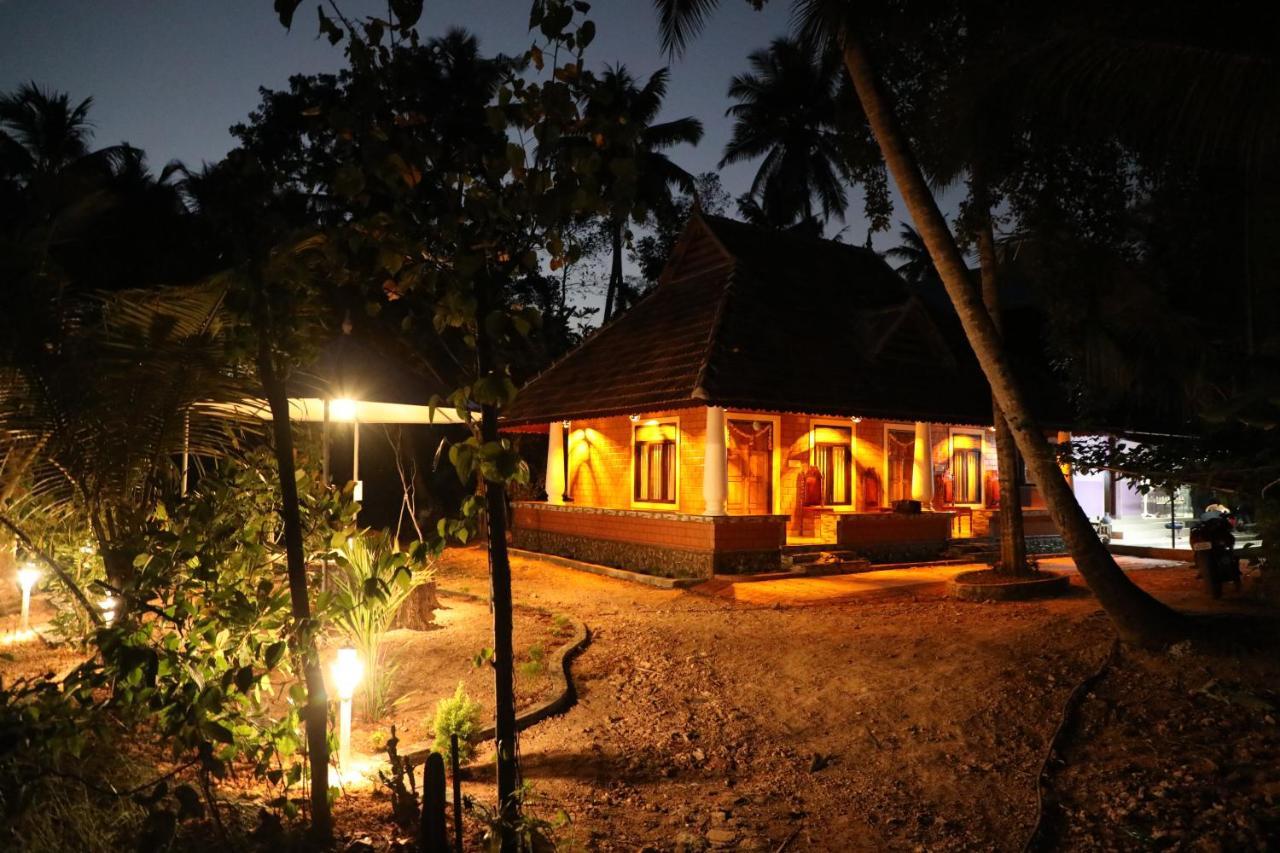 The Munroe Vibes Inn Mundrothuruth Экстерьер фото