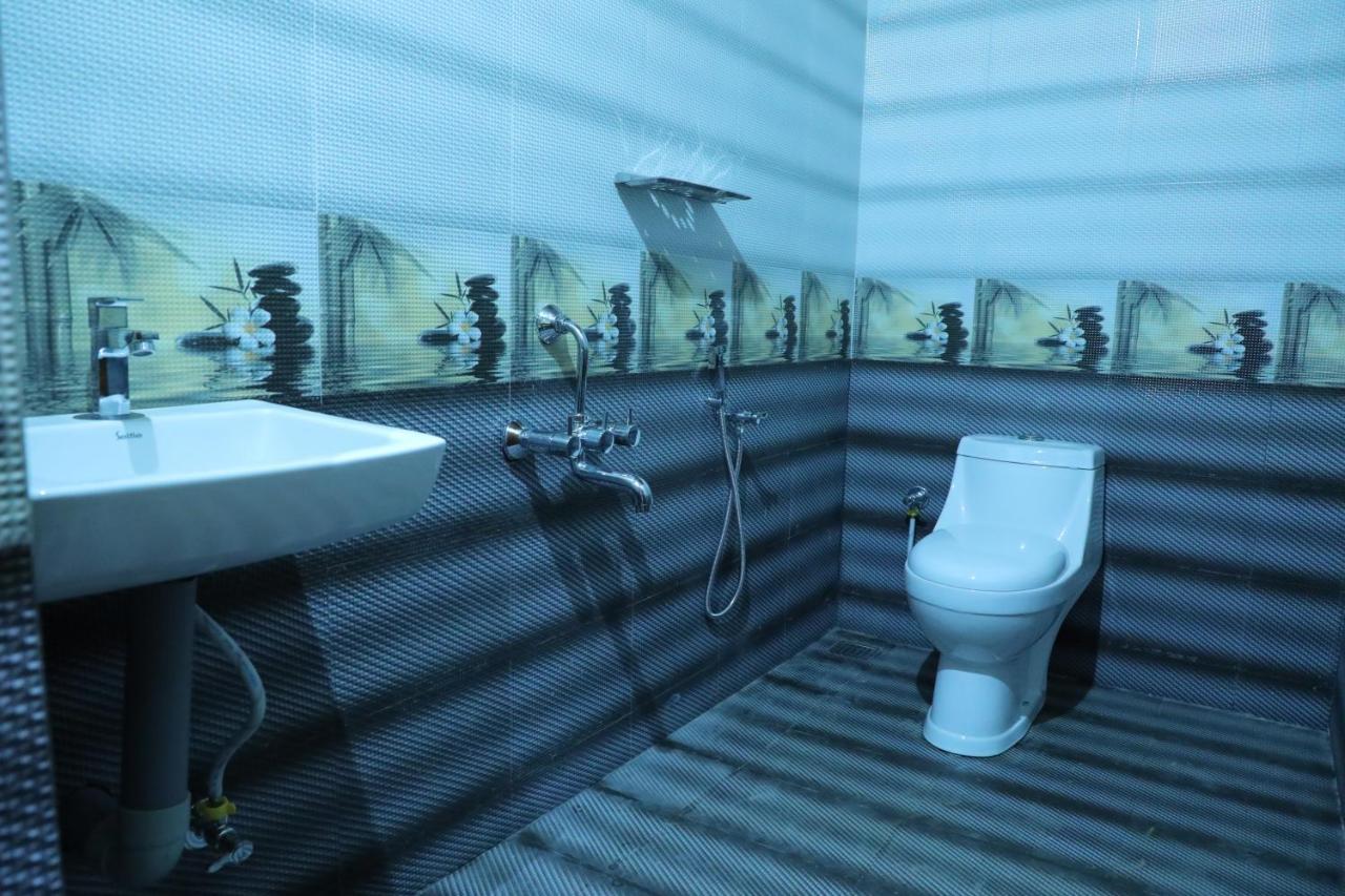 The Munroe Vibes Inn Mundrothuruth Экстерьер фото