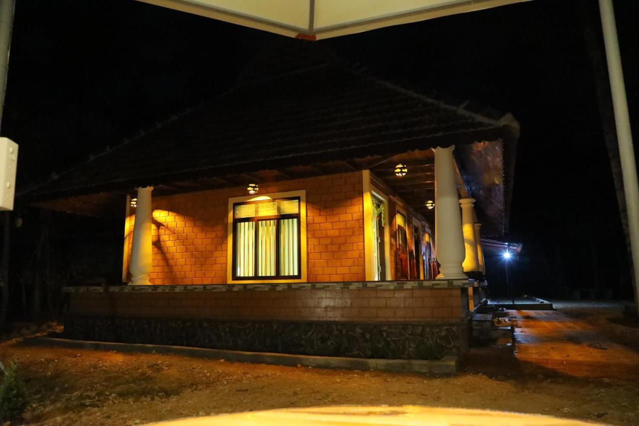 The Munroe Vibes Inn Mundrothuruth Экстерьер фото